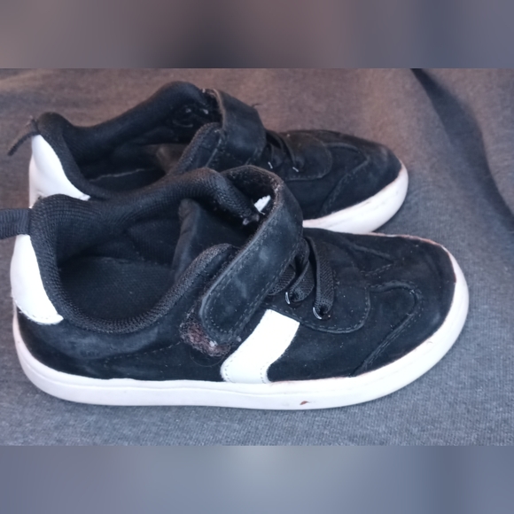 Shoes - Picture 2 of 3